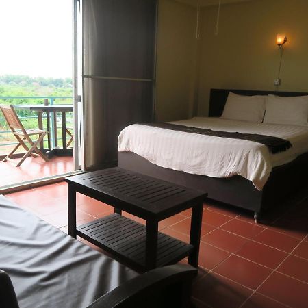 River Dolphin Hotel Kratie Exterior photo